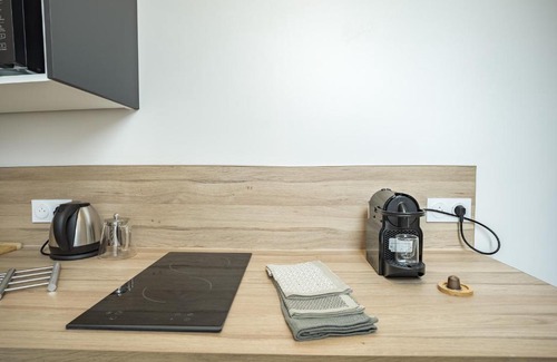 Troyes Apartment | Guest Rated 10/10 at Ateliers Begand Studio 8 - Near Train
