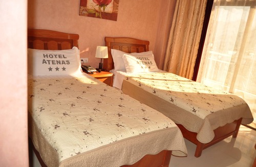 El Ensanche Hotel | Elegant Atenas Hotel: Spa, Restaurant, and Family-Friendly