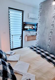 Timisoara Apartment | ATENEO - Studio DeLuxe MODERN Apartment, BIG Balcony, Plus FREE Parking