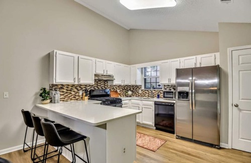 Kennesaw House | Spacious 3BR Pet-Friendly Retreat, Minutes to Attractions