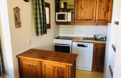 Les Avanchers-Valmorel Apartment | Convenient Athamante 6 - Steps from Slopes and Shops
