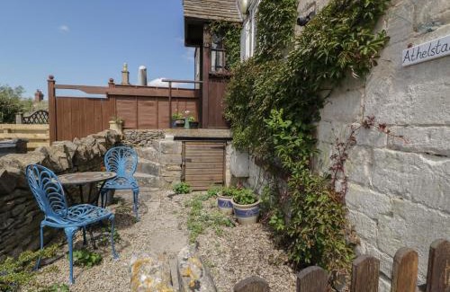 Inchbrook House | Charming Athelstan Cottage: Pet-Friendly 4-Star Stay