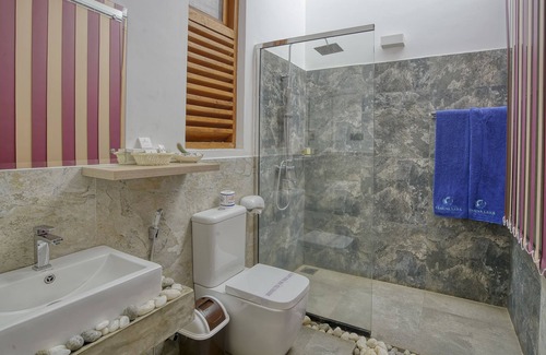 Dambulla Hotel | Discover Athena Lake Boutique: Family-Friendly Retreat