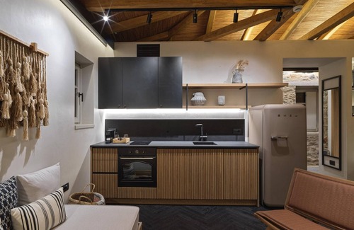 South Pelion Apartment | Relaxing Athena Suite at Peliva Nature Suites with Ocean View