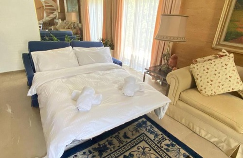 Palaio Psychiko Apartment | Discover Athenian Garden: Quality Duplex with Family-Friendly Amenities