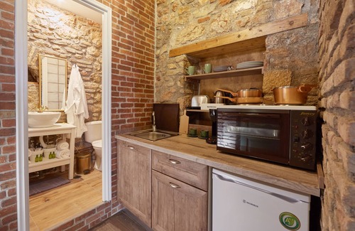 Monastiraki House | Guest Rated: Athenian Residences with Pool & Breakfast