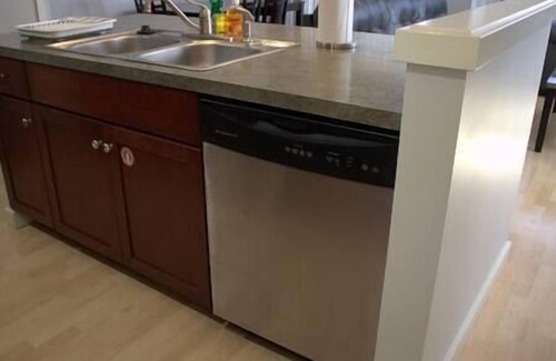Athens Apartment | Prime Athens City Townhouse with Breakfast & King Masters