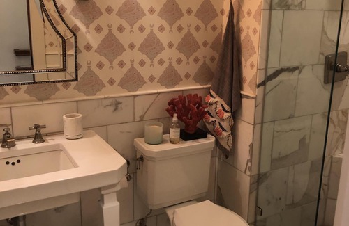 Athens House | Discover Athens Guesthouse: Ideal Stay in Historic District