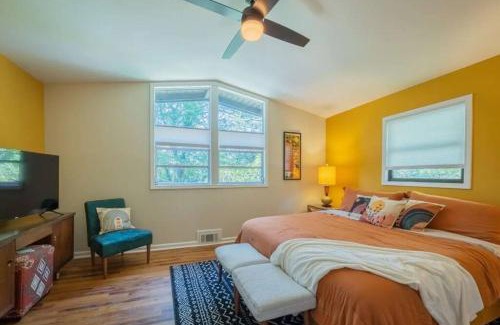 Athens House | Top-Rated Athens MCM Inn: Family-Friendly Stay Awaits