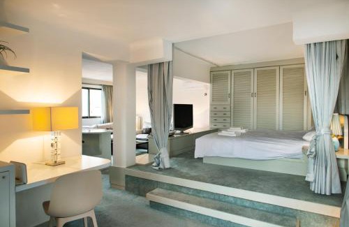 Ilisia Apartment | Elegant Athens Penthouse Suite with Breakfast Included