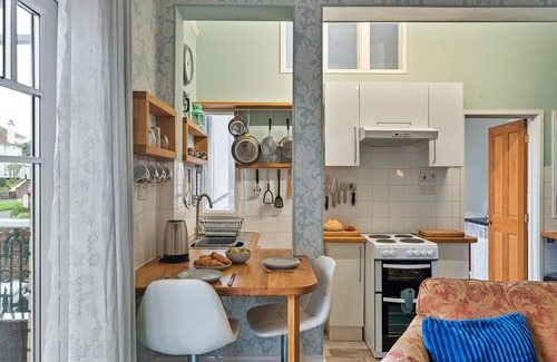 Roundham Apartment | Relax at Atherfield Apartments No. 3 - Ideal for Families