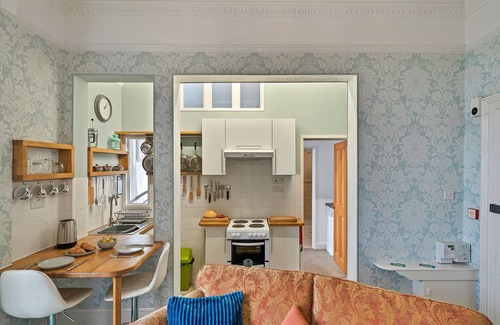 Roundham Apartment | Relax at Atherfield Apartments No. 3 - Ideal for Families