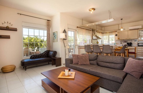 Asgourou Villa | Discover Athina's Pool Villa: Ocean View & Private Luxury