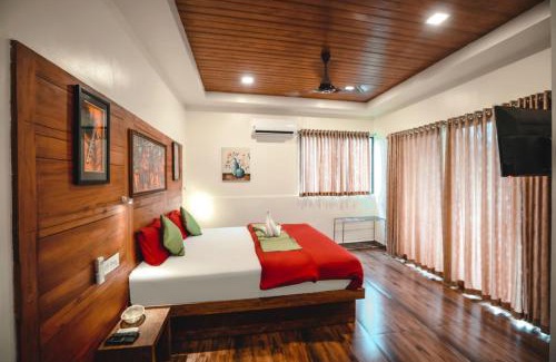 Irinjalakuda Resort | Relax at Athirappilly Polaris Resort with Oceanfront Views