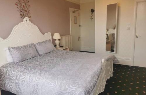 Port Erin House | Ocean View Retreat at Athol Park Guest House - Rated 9/10