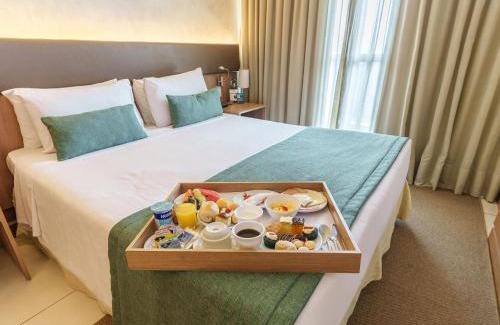Setor Hoteleiro Norte Hotel | Discover Athos Bulcão Hplus Executive: 4-Star Family Retreat