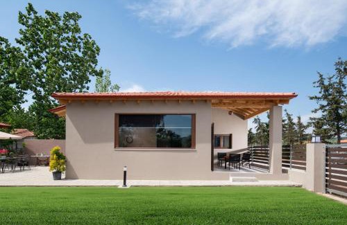 Sikia House | Stunning Oceanfront Stay at Athos View - Golden Fig Lodge