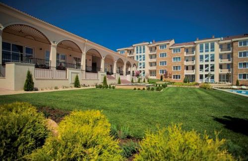 Chernomorets Apartment | Discover Atia Resort: Oceanfront Retreat with Pool & Beach