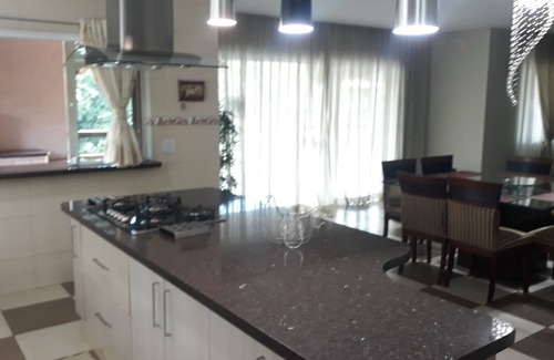 Atibaia Cottage | Atibaia Gated Community: Family-Friendly Stay with Pool