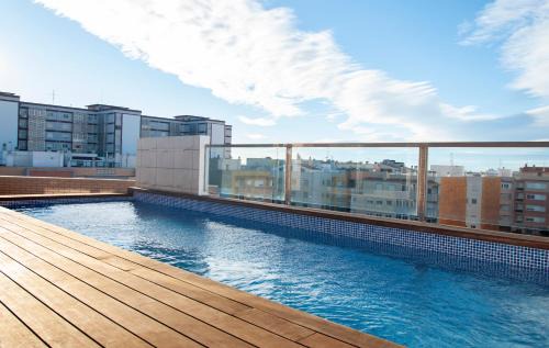 Benicarlo Apartment | Elegant Atic Luxe Benicarló: 4-Star Retreat with Pool