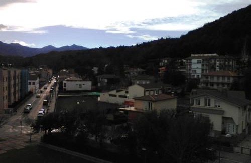 Olot Apartment | Convenient Atico with Terrace Just 5 Minutes from Center