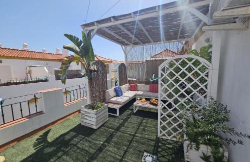 Zahara de los Atunes Apartment | Stunning Atico with Terrace and BBQ in Zahara, Pet Friendly