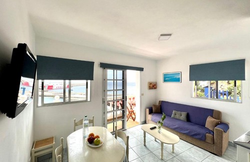 Puerto de la Estaca Apartment | Cozy 2-Bedroom Apartment with Ocean Views, Steps from Beach