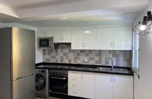 Puerto de Tazacorte Apartment | Child-Friendly Retreat atico el Wiro with 9/10 Guest Rating
