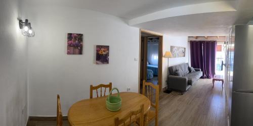 Puerto de Tazacorte Apartment | Child-Friendly Retreat atico el Wiro with 9/10 Guest Rating