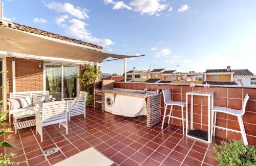 Armilla Apartment | Discover Atico: A 4-Star Getaway in Enchanting Granada