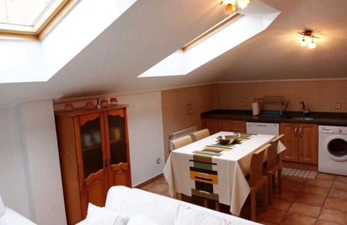 Haro Apartment | Bright Getaway in Heart of Haro - Family-Friendly Retreat