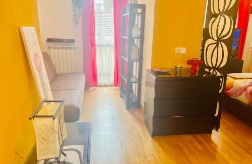 San Diego Apartment | Convenient ATICO & TERRAZA: 6 Min to ATOCHA Metro
