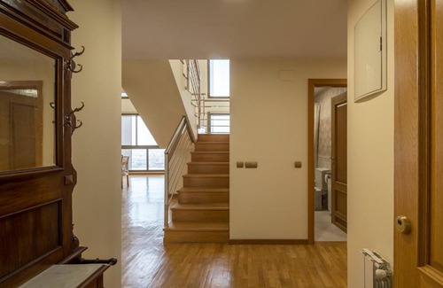 Plaza de Toros-Doctores-San Lazaro Apartment | Stunning Penthouse in Granada: City Centre with Terrace