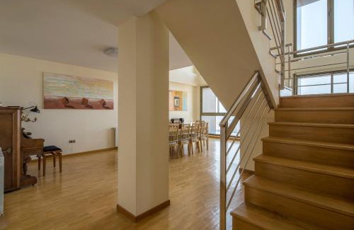 Plaza de Toros-Doctores-San Lazaro Apartment | Stunning Penthouse in Granada: City Centre with Terrace
