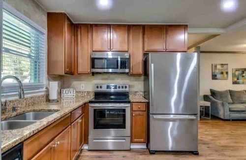 Church Street House | Family-Friendly Multi-Home Retreat in ATL - Sleeps 26