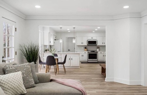 Decatur House | Inviting Atlanta Chateau with Game Room and Spa Amenities