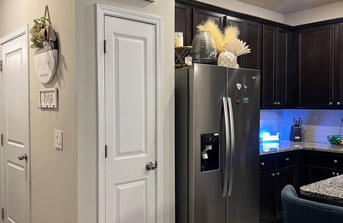 Cliftondale House | Atlanta Peach Pad: Chic 2-Bed Home Near Airport