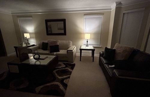 Cliftondale House | Discover Atlanta’s Perfect Hideaway with Spa & Hot Tub