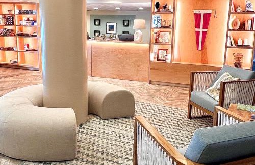 Newport Hotel | Oceanfront Atlantic Beach Hotel Newport with Pool & Hot Tub