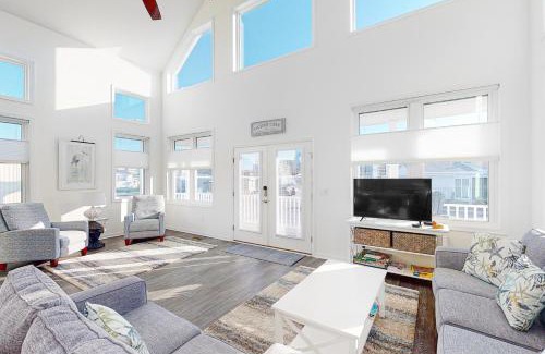 Montego Bay House | Relax at Atlantic Blvd 13314: Pool and Family-Friendly Stay