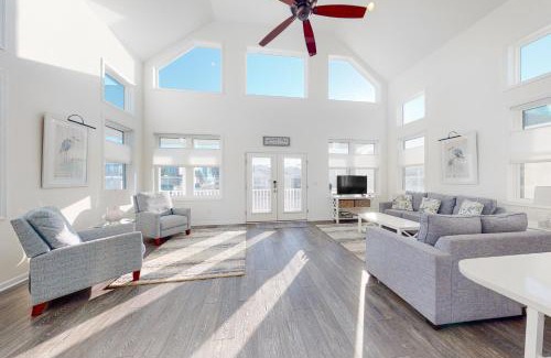 Montego Bay House | Relax at Atlantic Blvd 13314: Pool and Family-Friendly Stay