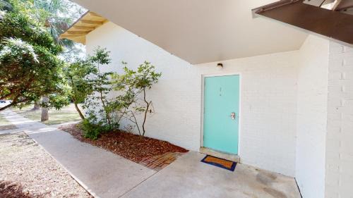 Jekyll Island Apartment | Relaxing Retreat at Atlantic Breeze with Pool & Family Fun