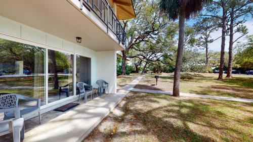 Jekyll Island Apartment | Relaxing Retreat at Atlantic Breeze with Pool & Family Fun