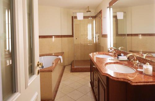 Alt-Travemunde/Ronnau Hotel | Experience the ATLANTIC Grand Hotel Travemünde Retreat