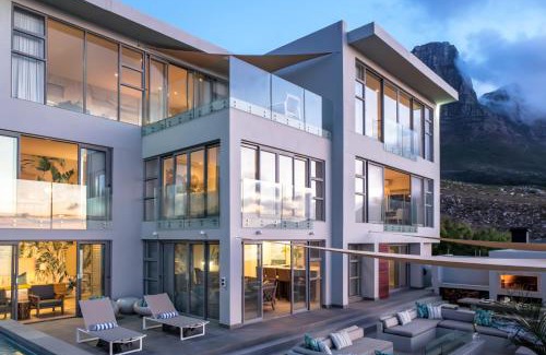 Camps Bay Villa | Explore Atlantic Horizons: Family-Friendly with Pool Access