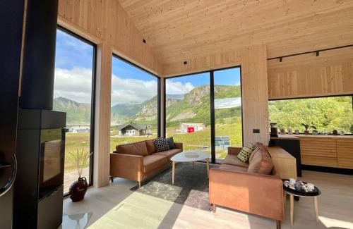 Vestvagøy Ski Chalet | Atlantic Panorama Lofoten: Beachfront Bliss with Ocean Views