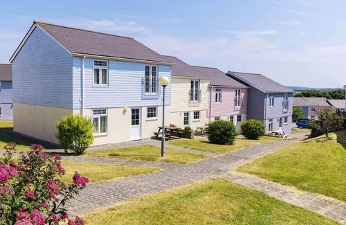 Saint Columb Major Cottage | Family-Friendly Atlantic Reach Cottage with Pool & WiFi