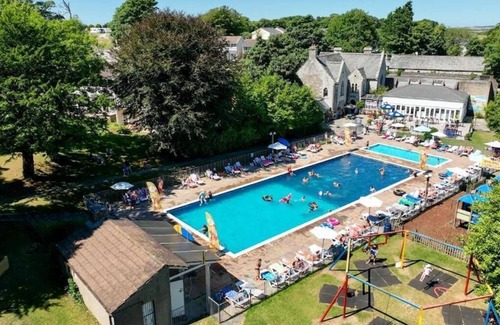 Saint Columb Major Cottage | Family-Friendly Atlantic Reach Cottage with Pool & WiFi