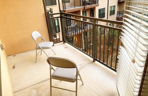 Loring Heights Apartment | Discover the Atlantic Station Chill Spot for Families