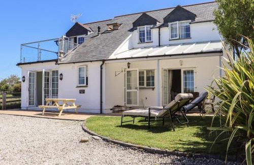Poundstock House | Atlantic View: 4-Star Pet and Child-Friendly Retreat